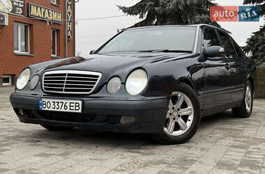 Седан Mercedes-Benz E-Class 2000 в Кременце