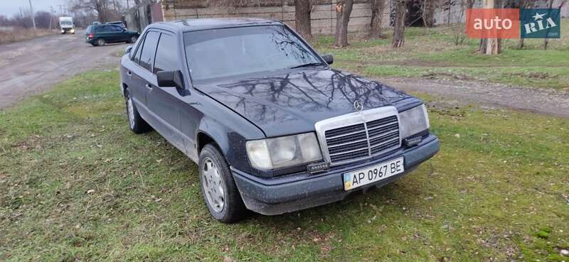 Седан Mercedes-Benz E-Class 1987 в Запоріжжі