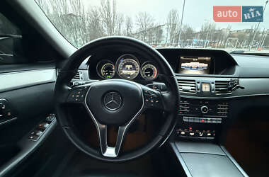 Седан Mercedes-Benz E-Class 2015 в Запоріжжі