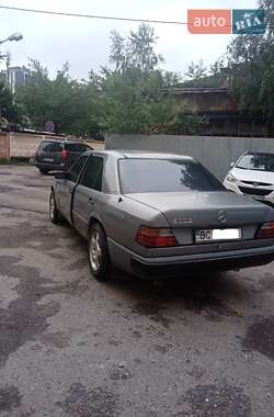 Седан Mercedes-Benz E-Class 1989 в 
