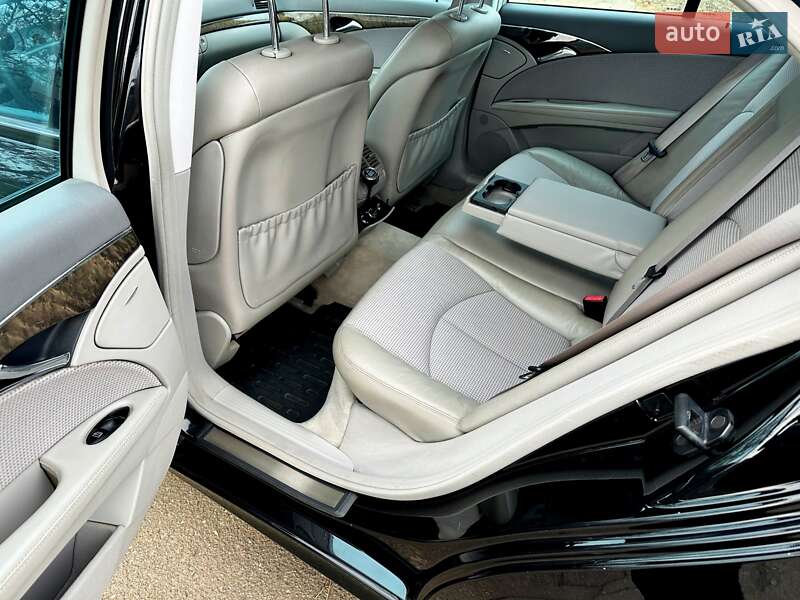 Седан Mercedes-Benz E-Class 2005 в Николаеве