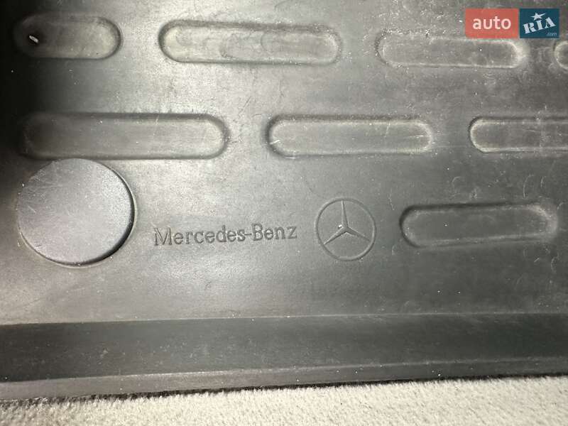 Седан Mercedes-Benz E-Class 2005 в Николаеве