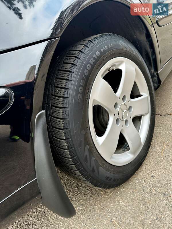 Седан Mercedes-Benz E-Class 2005 в Николаеве