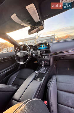 Купе Mercedes-Benz E-Class 2011 в 