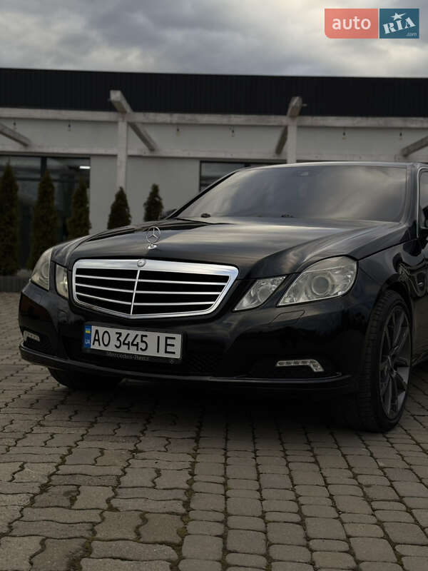 Седан Mercedes-Benz E-Class 2009 в Иршаве