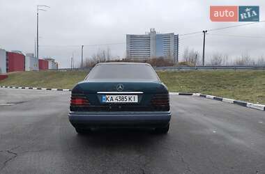 Седан Mercedes-Benz E-Class 1995 в Києві