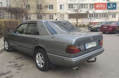 Седан Mercedes-Benz E-Class 1986 в Запоріжжі