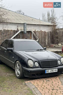 Седан Mercedes-Benz E-Class 1997 в Миколаєві