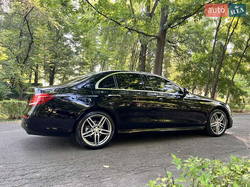 Седан Mercedes-Benz E-Class 2016 в Киеве