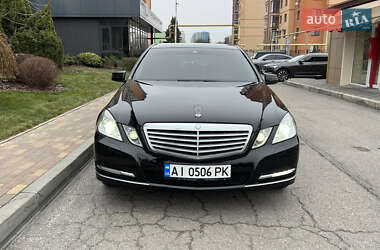 Седан Mercedes-Benz E-Class 2011 в Днепре