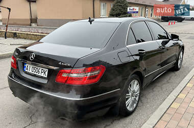 Седан Mercedes-Benz E-Class 2011 в Днепре