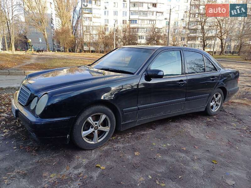 Седан Mercedes-Benz E-Class 2001 в Харькове