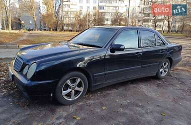 Седан Mercedes-Benz E-Class 2001 в Харькове