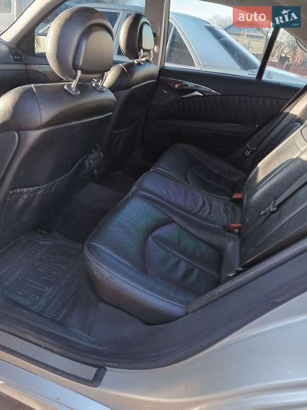 Седан Mercedes-Benz E-Class 2003 в Сокирянах