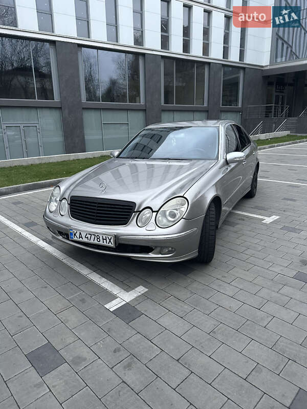 Седан Mercedes-Benz E-Class 2004 в Дніпрі