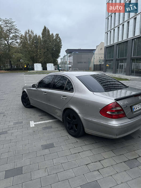 Седан Mercedes-Benz E-Class 2004 в Дніпрі