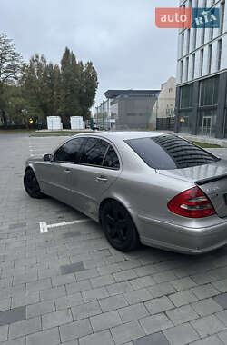 Седан Mercedes-Benz E-Class 2004 в 