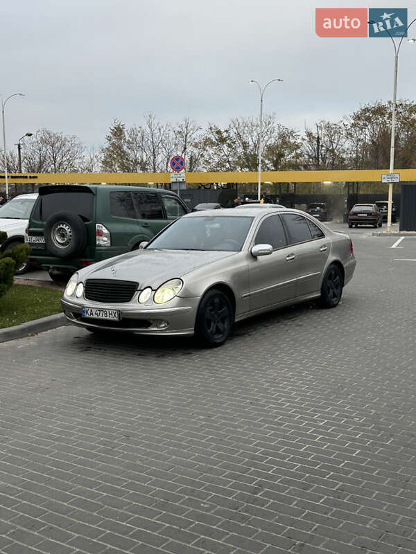 Седан Mercedes-Benz E-Class 2004 в Дніпрі
