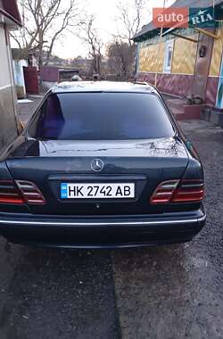 Седан Mercedes-Benz E-Class 2000 в Оженине