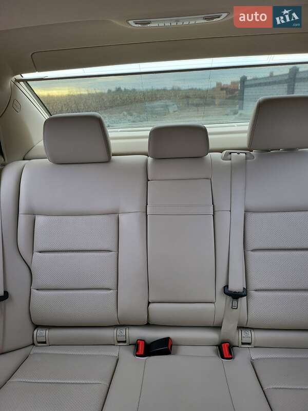 Седан Mercedes-Benz E-Class 2015 в Рівному