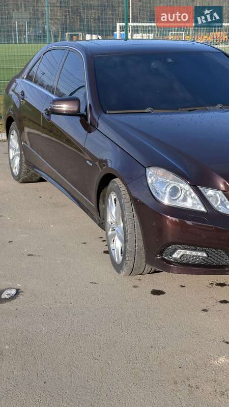 Седан Mercedes-Benz E-Class 2009 в Ивано-Франковске