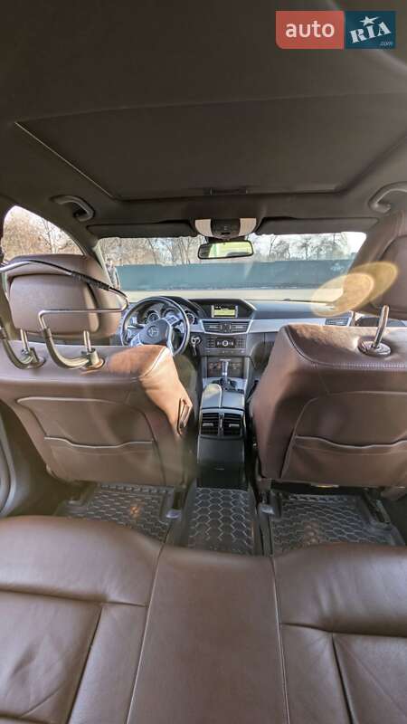 Седан Mercedes-Benz E-Class 2009 в Ивано-Франковске