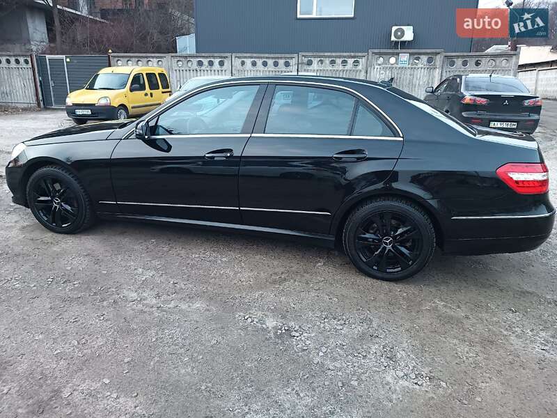 Седан Mercedes-Benz E-Class 2009 в Киеве
