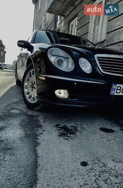 Седан Mercedes-Benz E-Class 2005 в Самборі