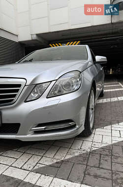 Седан Mercedes-Benz E-Class 2012 в Києві