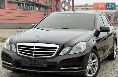 Седан Mercedes-Benz E-Class 2010 в Львові