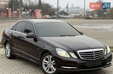 Седан Mercedes-Benz E-Class 2010 в Львові