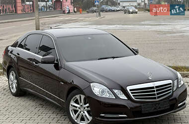 Седан Mercedes-Benz E-Class 2010 в Львові