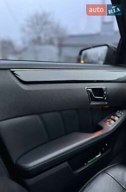 Седан Mercedes-Benz E-Class 2011 в 