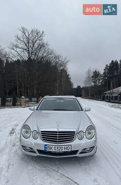 Седан Mercedes-Benz E-Class 2007 в Сарнах