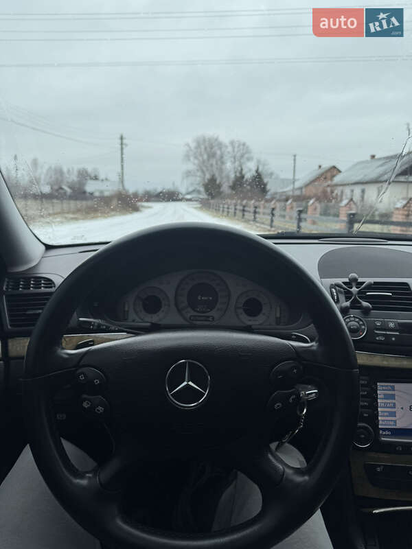 Седан Mercedes-Benz E-Class 2007 в Сарнах