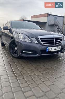 Седан Mercedes-Benz E-Class 2010 в Староконстантинове