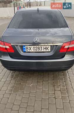 Седан Mercedes-Benz E-Class 2010 в Староконстантинове