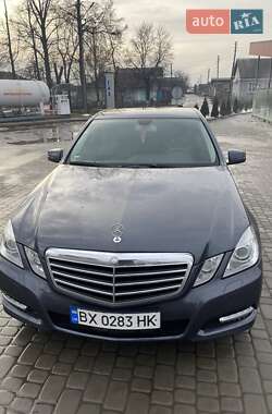 Седан Mercedes-Benz E-Class 2010 в Староконстантинове