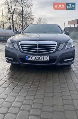 Седан Mercedes-Benz E-Class 2010 в Староконстантинове