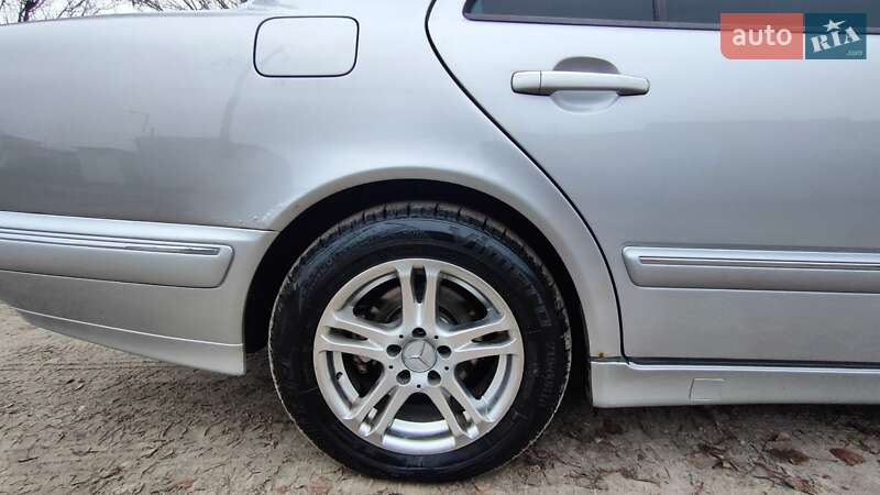 Седан Mercedes-Benz E-Class 2000 в Черкассах
