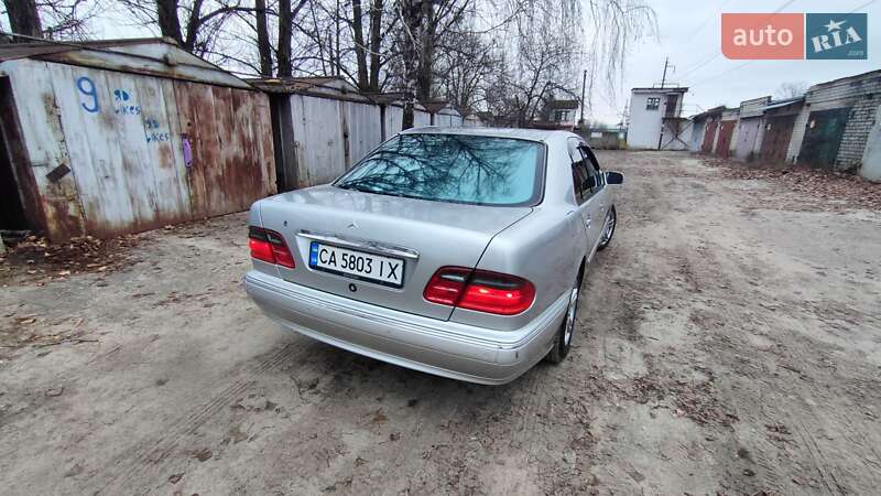 Седан Mercedes-Benz E-Class 2000 в Черкассах