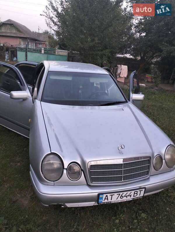 Седан Mercedes-Benz E-Class 1996 в Чернівцях