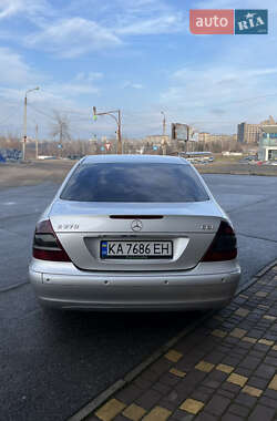 Седан Mercedes-Benz E-Class 2002 в Кривому Розі