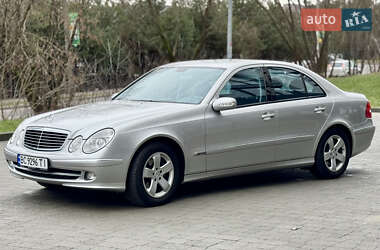 Седан Mercedes-Benz E-Class 2004 в Новояворовске