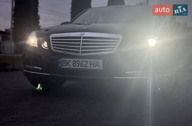 Седан Mercedes-Benz E-Class 2011 в Сарнах