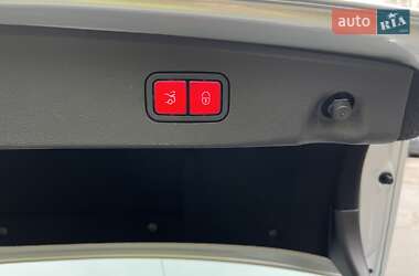 Седан Mercedes-Benz E-Class 2013 в 