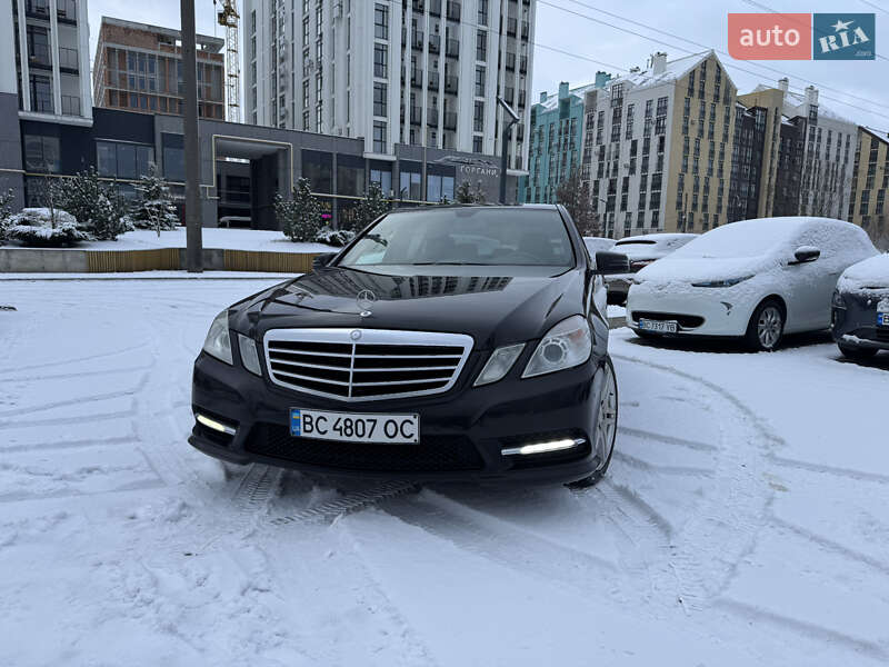 Седан Mercedes-Benz E-Class 2012 в Львове