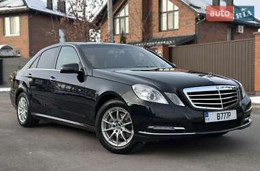 Седан Mercedes-Benz E-Class 2012 в Киеве