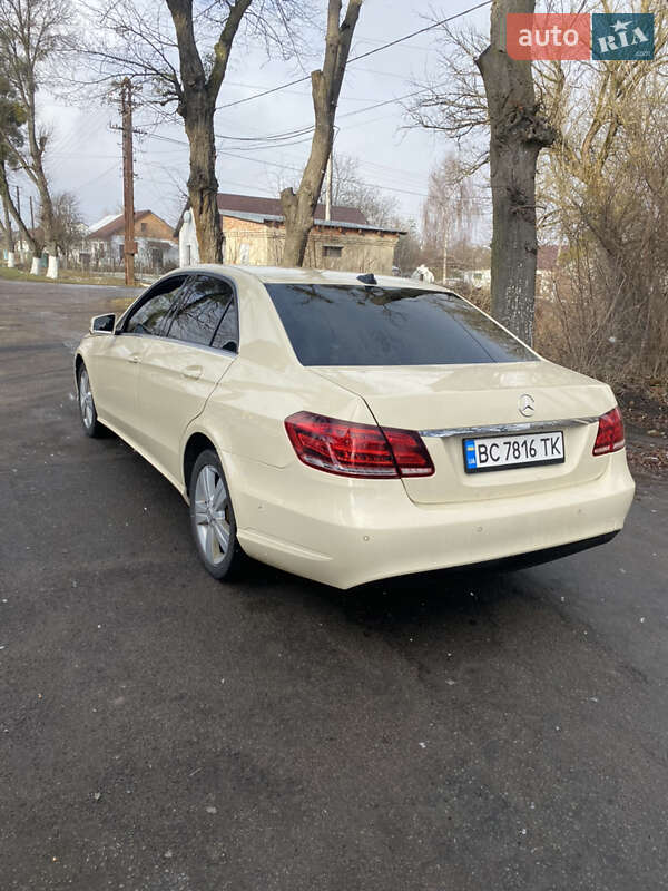 Седан Mercedes-Benz E-Class 2015 в Львове