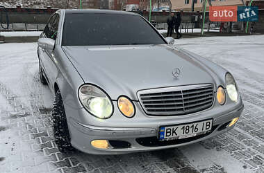 Седан Mercedes-Benz E-Class 2002 в Рівному